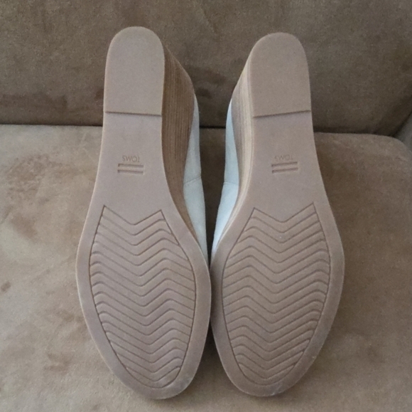 Toms Light Gray Wedge Shoes - Picture 6 of 6